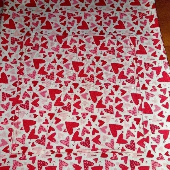 Womens Valentines printed V neck Scrub top Size Assumed a Medium - Picture 3 of 6